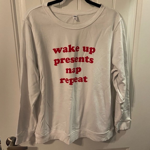 Old Navy Tops - Christmas Sweatshirt ♥️🤍